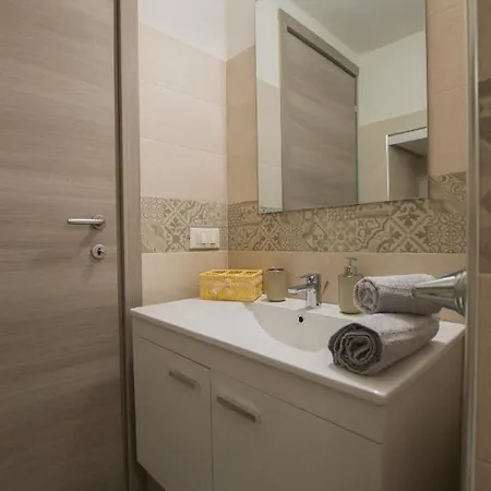 بيت للعطل 87 *